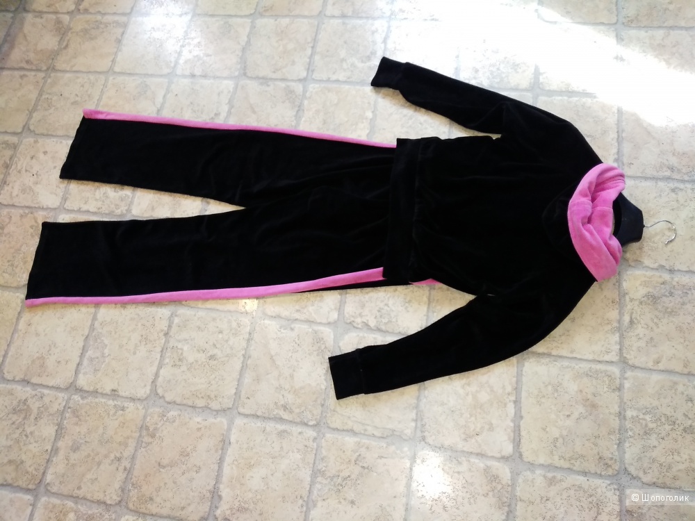 Плюшевый спортивный костюм, чёрный + ярко- розовый, 42-44 размер.