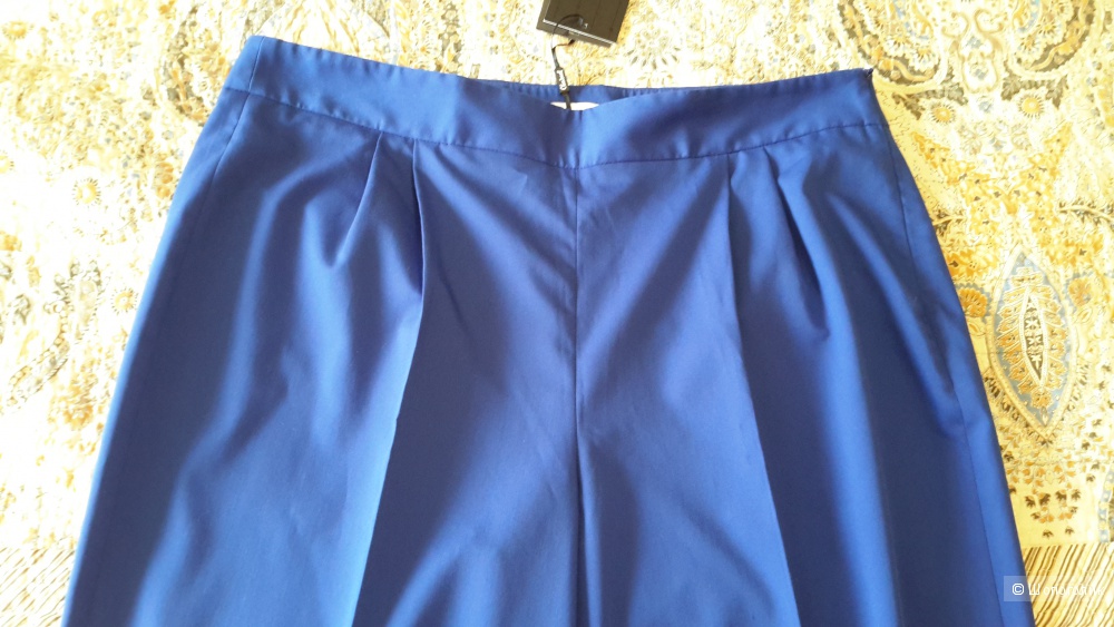 Классные дизайнерские брюки Charuel ярко-синего цвета размер 50