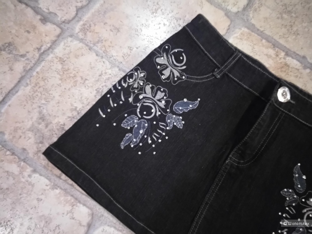 Красивая джинсовая юбочка чёрного цвета с вышивкой  26 - 44 размера.