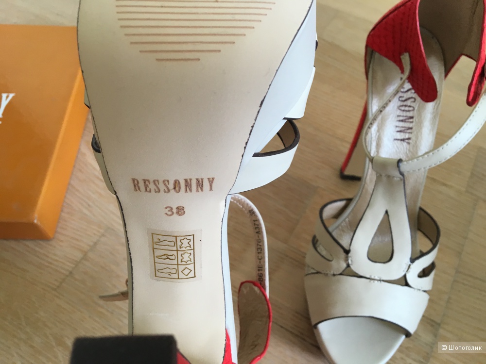 Кожаные босоножки на каблуке Ressonny, размер 38