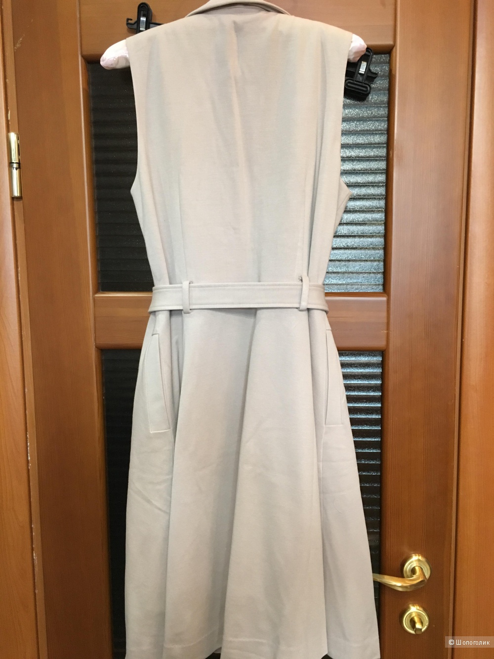 Платье без рукавов с запахом Ava & Aiden. Размер 10US, на рос. 46-48. Бежевое.