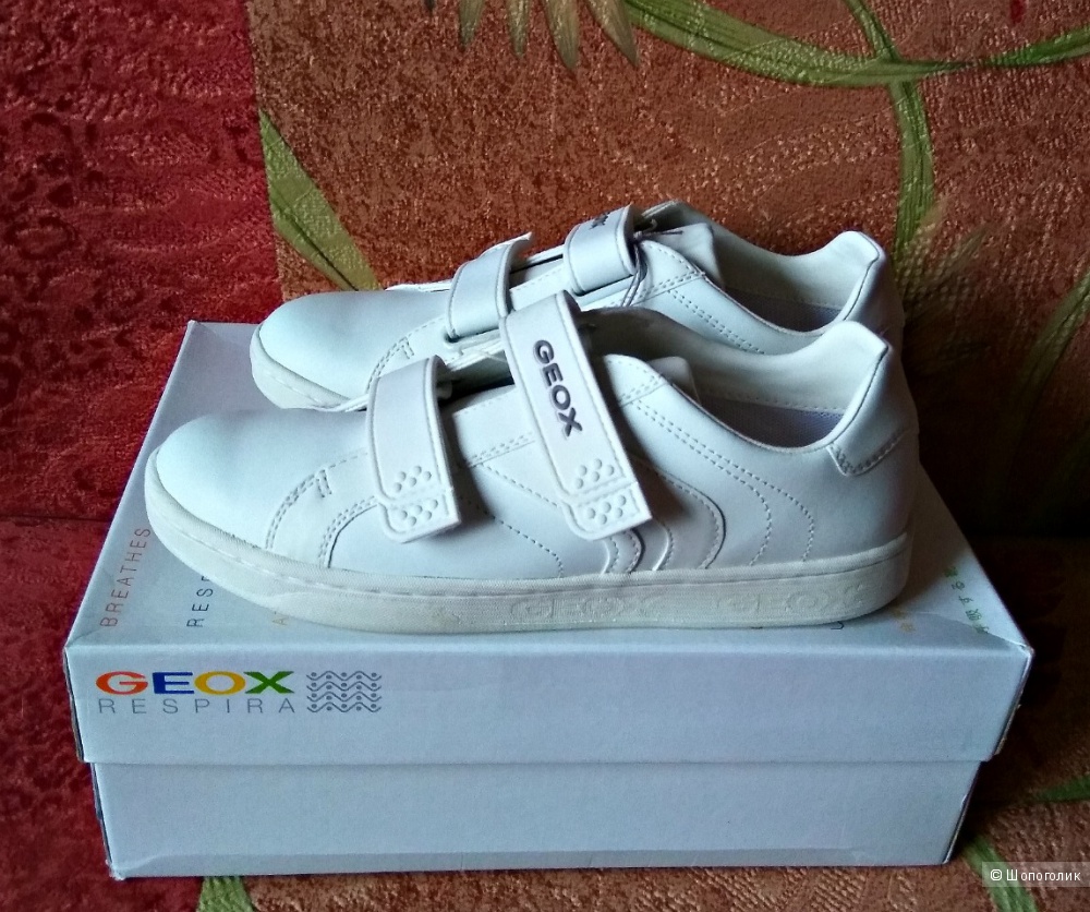 Белые кожаные кроссовки Geox р38