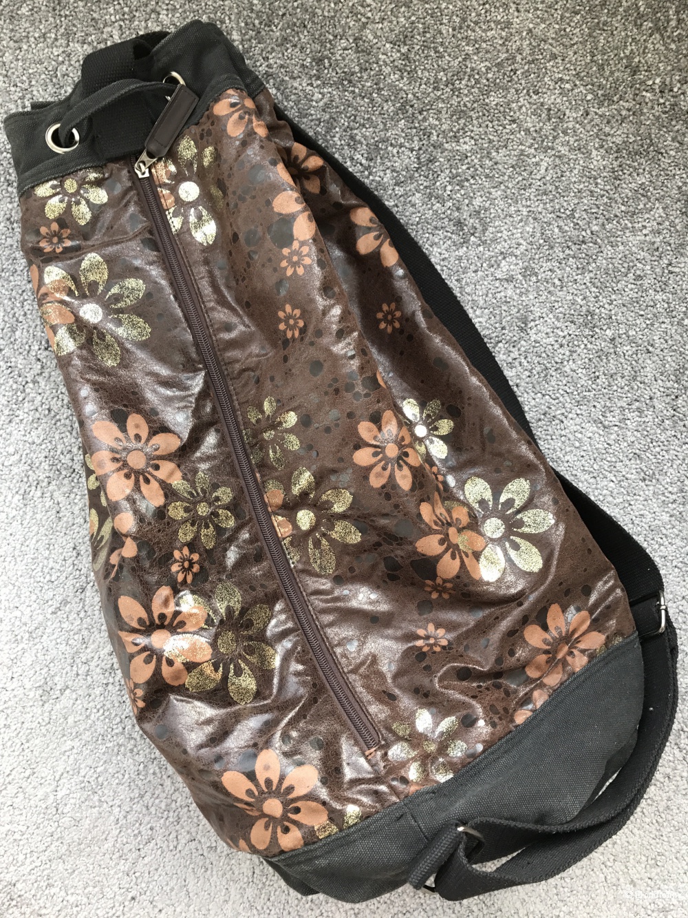 Рюкзак-торба на одной лямке от гонг-конского независимого бренда