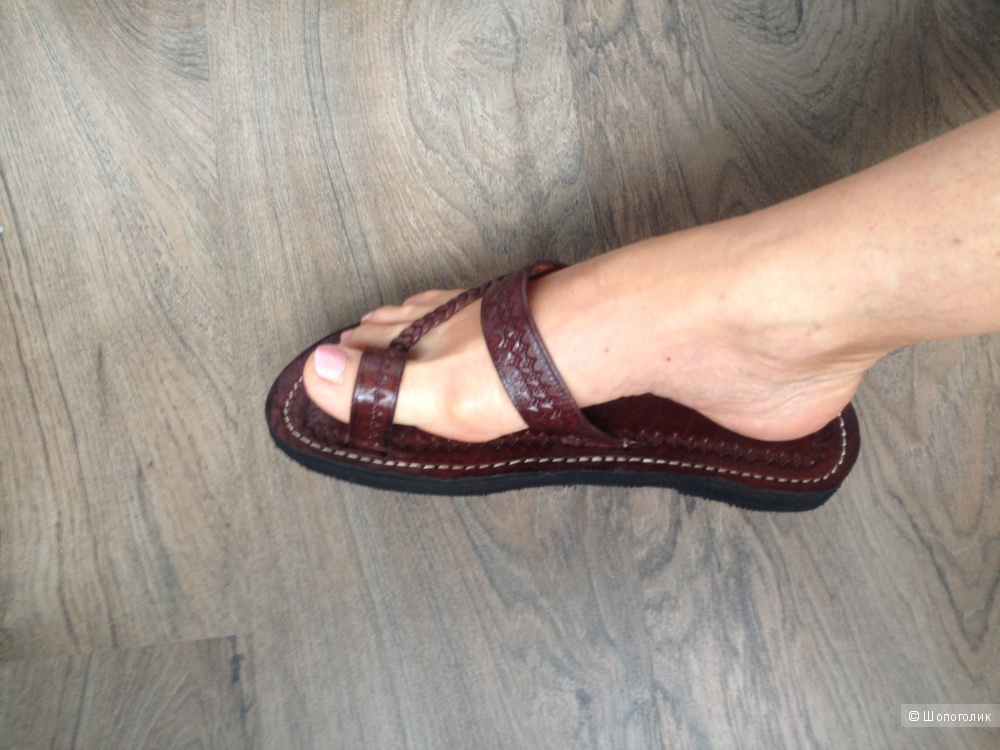 Новые красивые кожаные сандалии 39 Италия