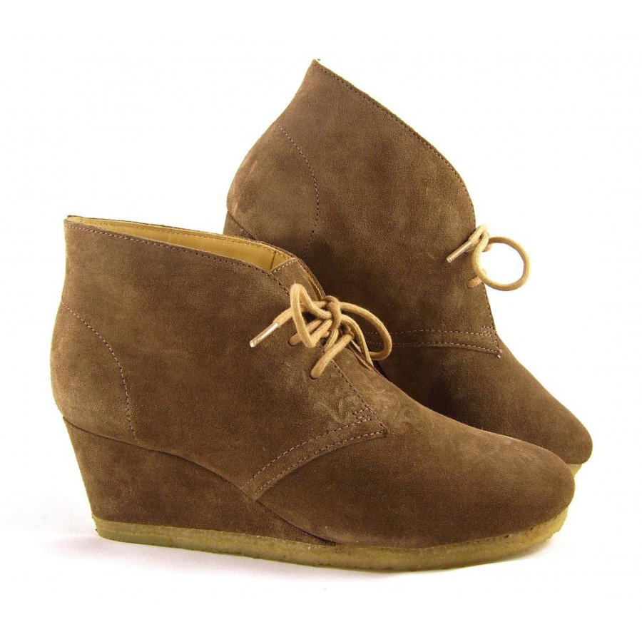 Clarks yarra desert clearance boots