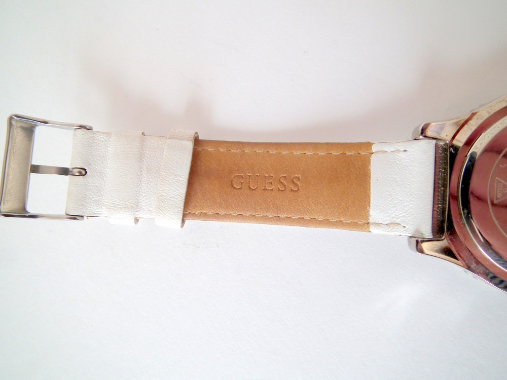 Женские часы Guess