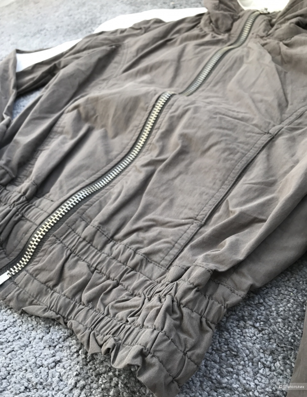 Новая легкая куртка-бомбер на российский 40-42 размер