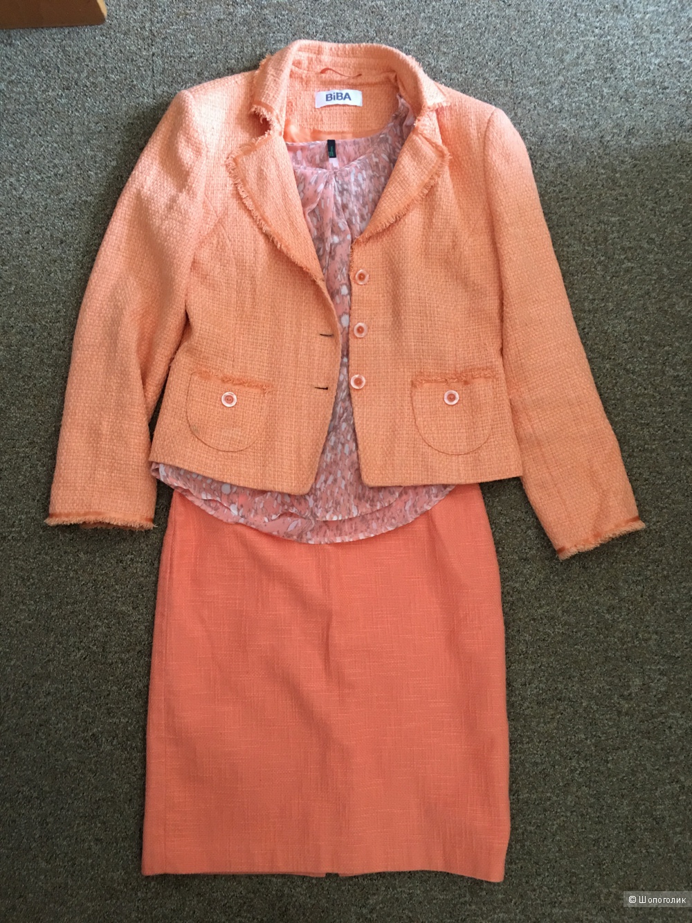 Оранжевый комплект пиджак блузка на 46 размер
