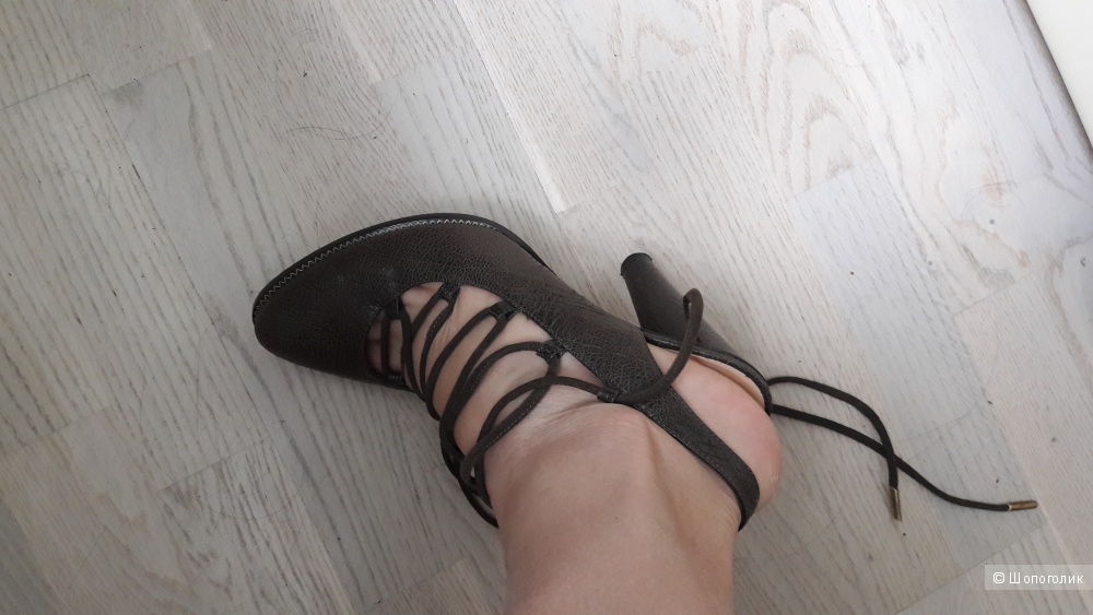 Новые туфли Pollini 40 размера
