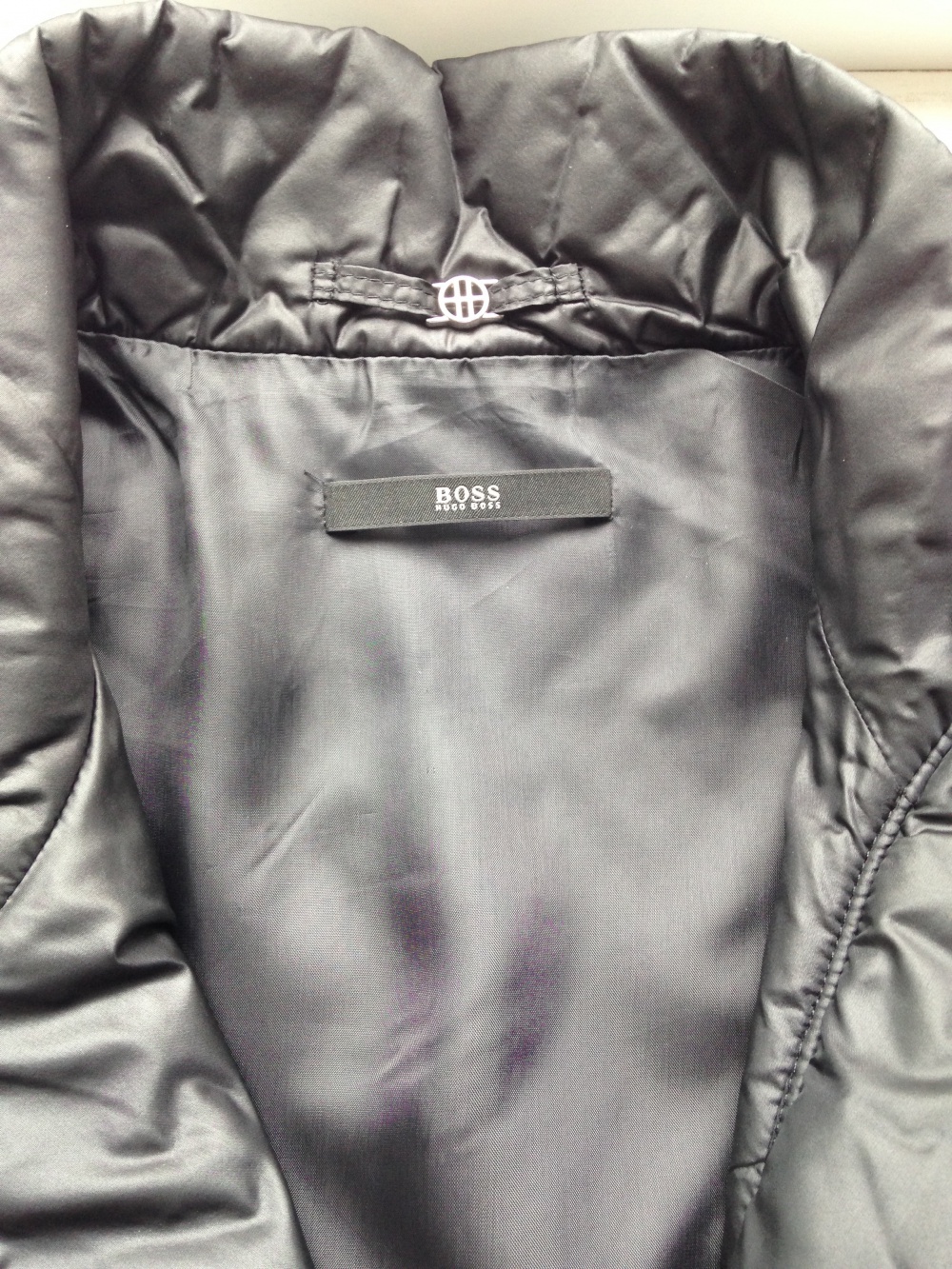 Курточка " HUGO BOSS ", 44-46 размер, Италия.