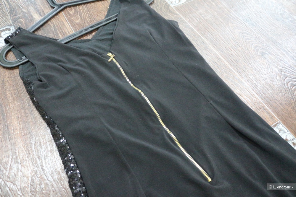 Платеье черное с паетками размер 46