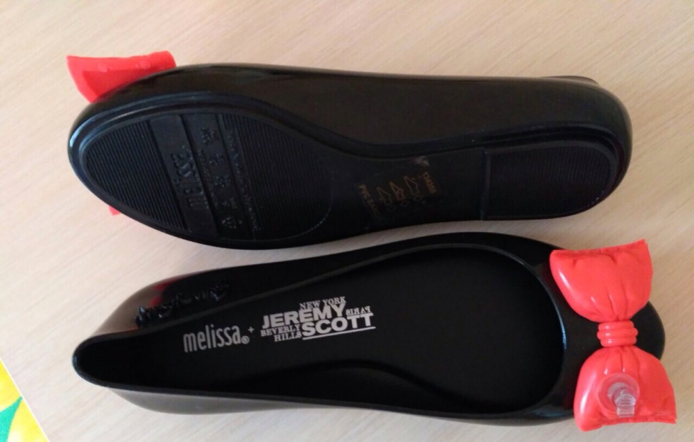Черные туфли на плоской подошве с контрастным бантом Melissa + Jeremy Scott Space Love, 36-36,5.
