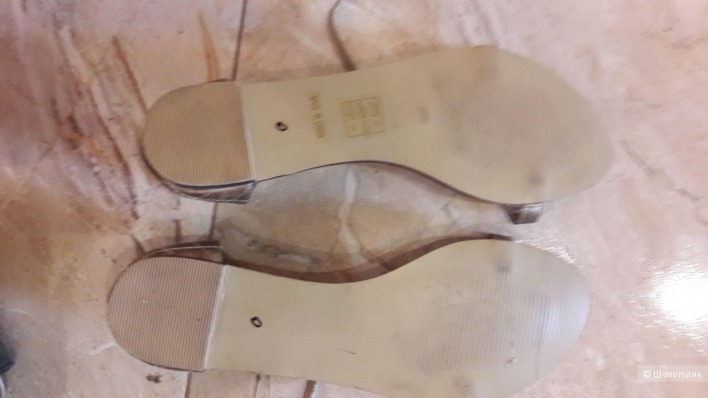 Новые кожаные сандалии 40 размера