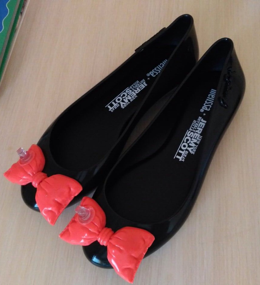 Черные туфли на плоской подошве с контрастным бантом Melissa + Jeremy Scott Space Love, 36-36,5.