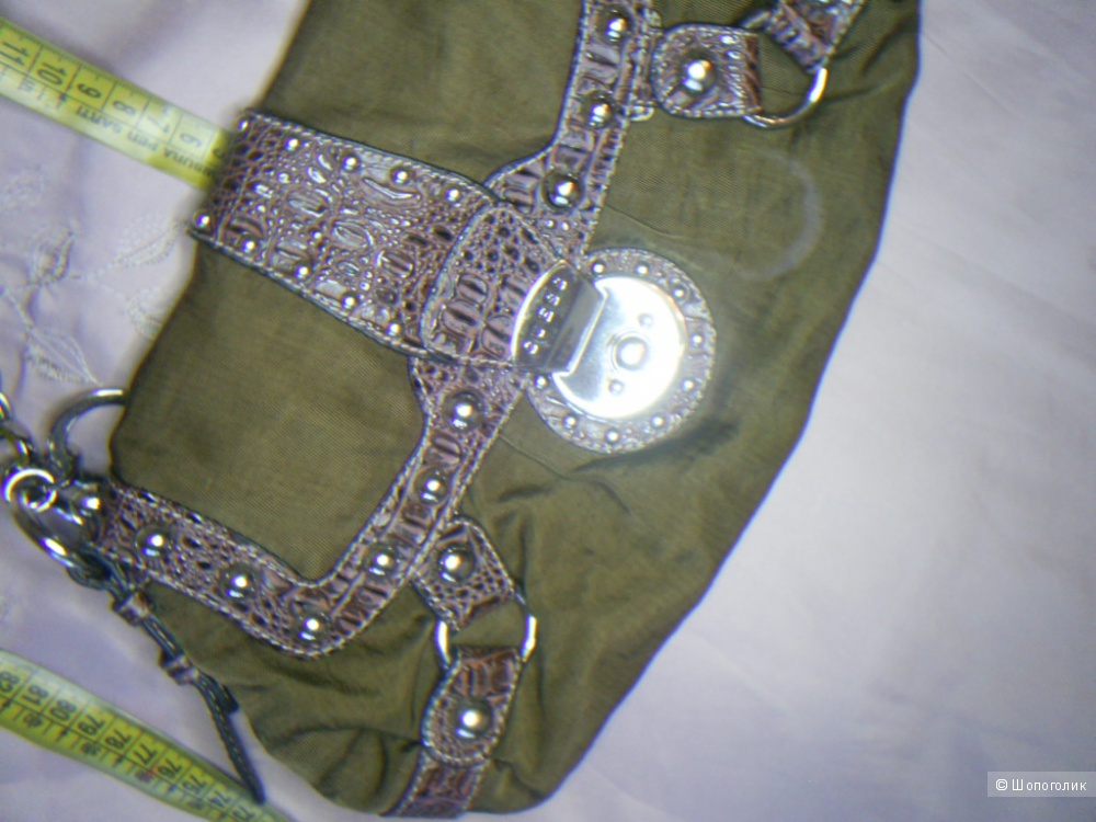 Сумочка Guess.