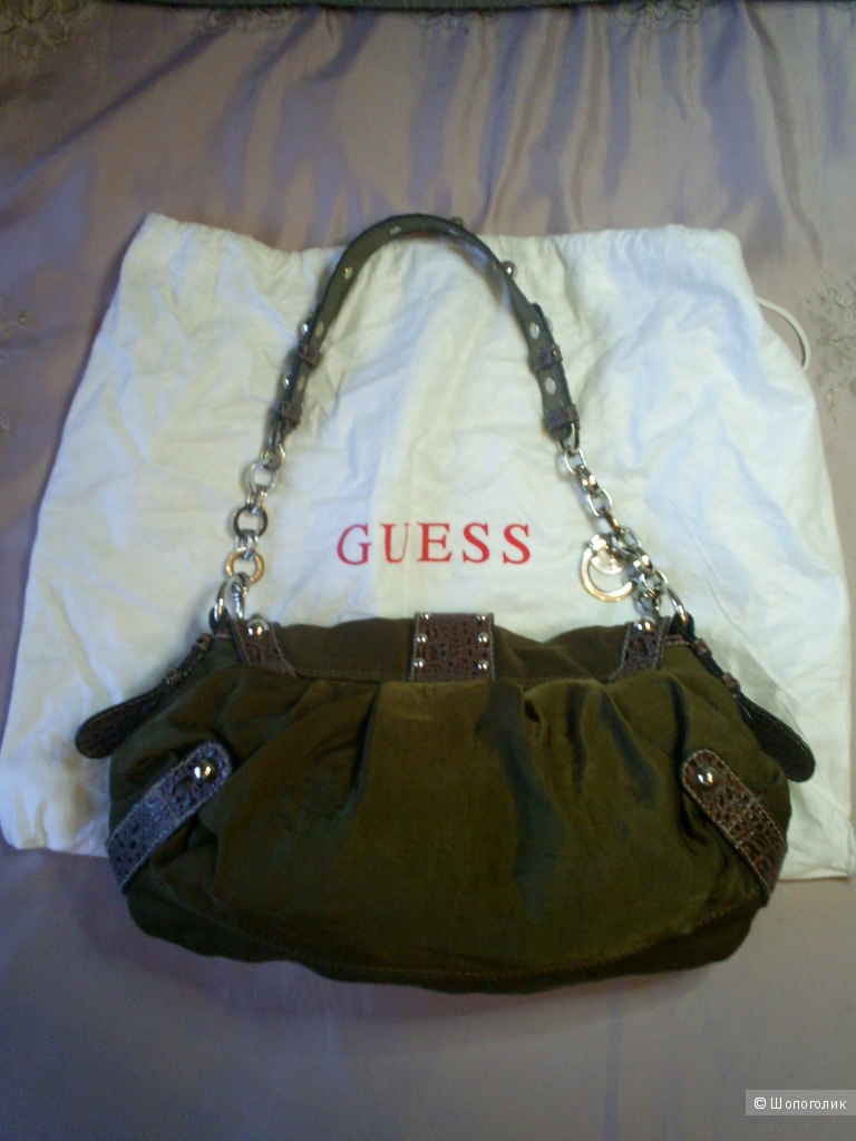Сумочка Guess.