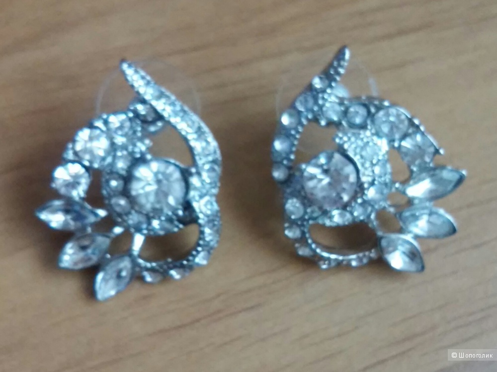 Новые серьги Bebe, 2 пары