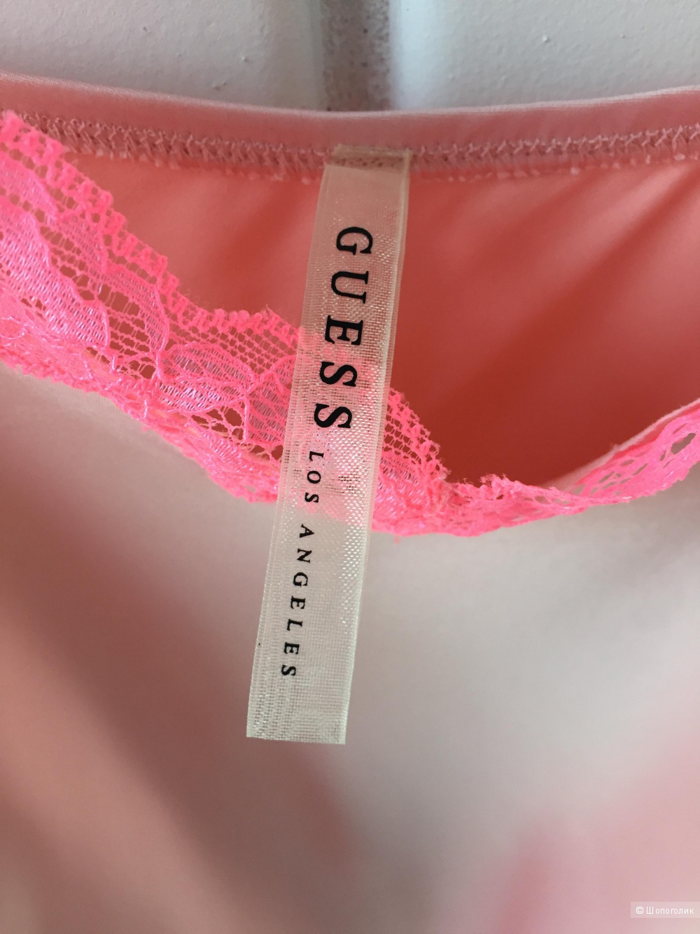 Розовый топ Guess с кружевом размер S