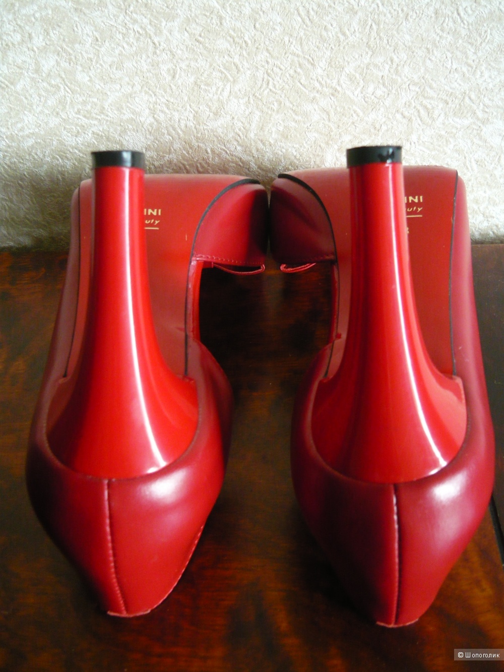 Красивого красного цвета кожаные туфли TORRINI Beauty ,размер 38
