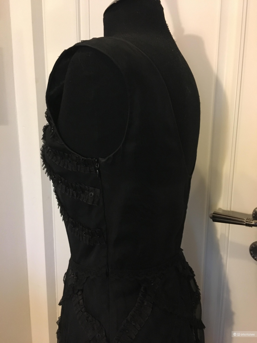 Маленькое чёрное платье Moschino размер S.