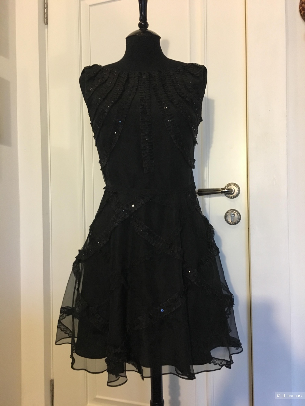 Маленькое чёрное платье Moschino размер S.