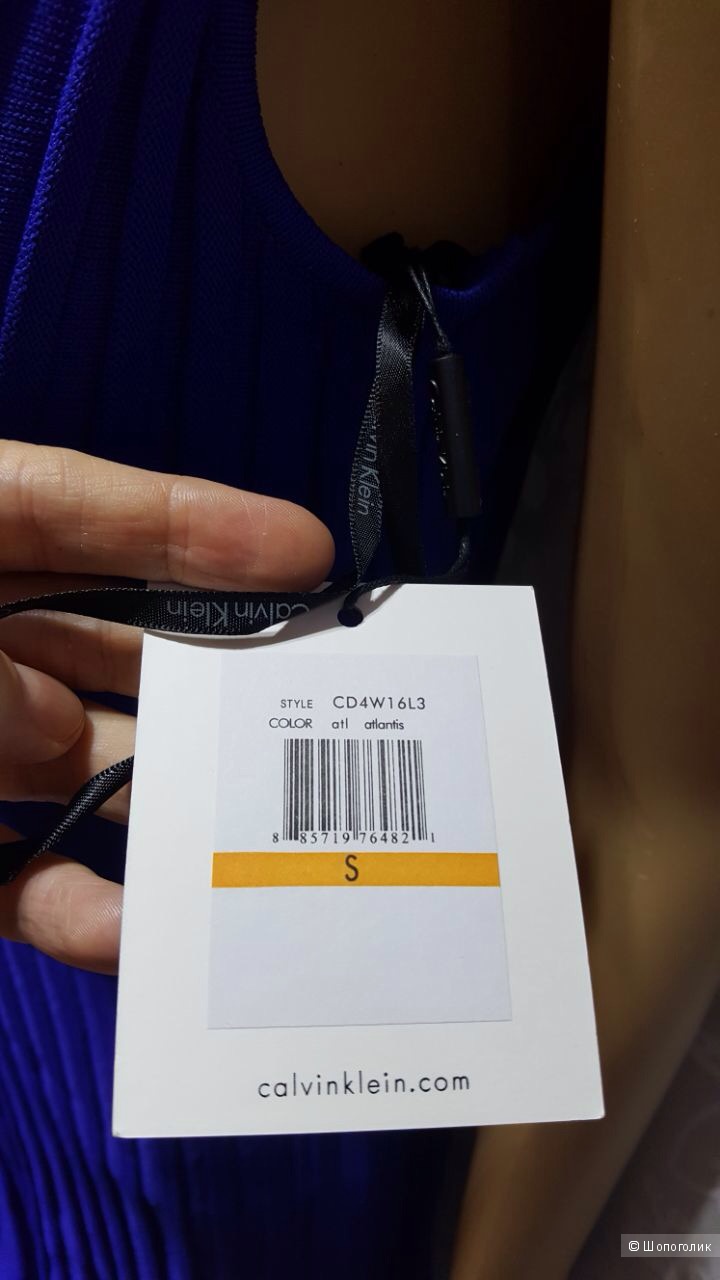 Calvin Klein васильковое плиссированное платье. р.44. Новое.Оригинал