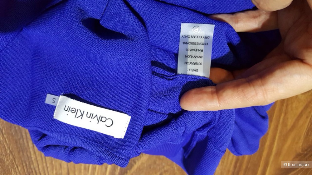Calvin Klein васильковое плиссированное платье. р.44. Новое.Оригинал