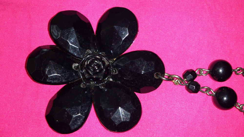 Колье с черным цветком, Lady Collection