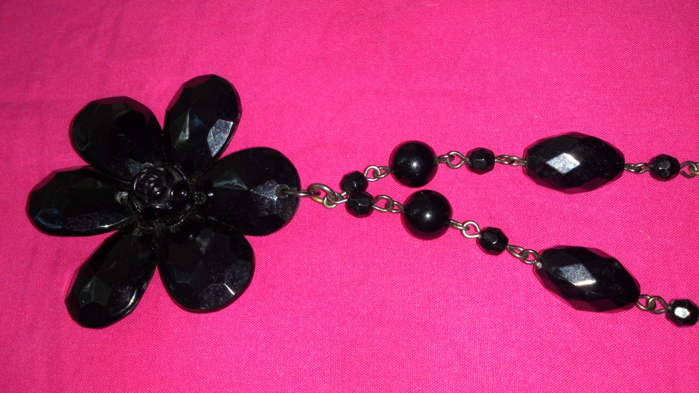 Колье с черным цветком, Lady Collection