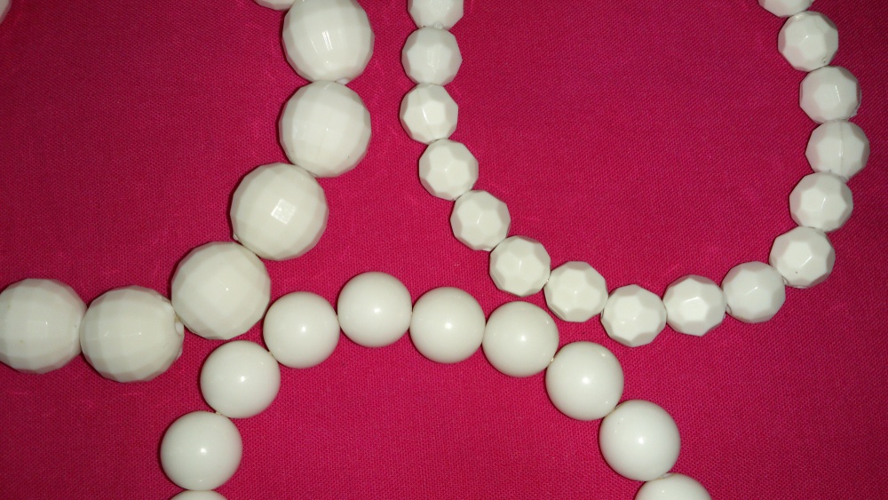Сет из трёх белых браслетов, Lady Collection
