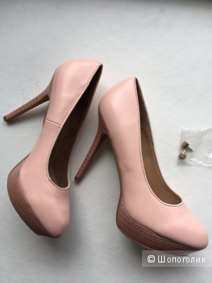 Элегантные туфли из розовой экокожи на тонком каблуке размер 39-40