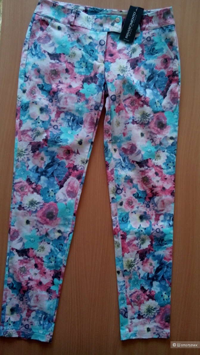 Джинсы с цветочным принтом RINASCIMENTO Rosa Pink Италия в размере L(46-48)