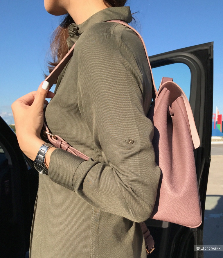 Классный рюкзак темно-пудрового цвета из мягкой ЭКОкожи среднего размера.