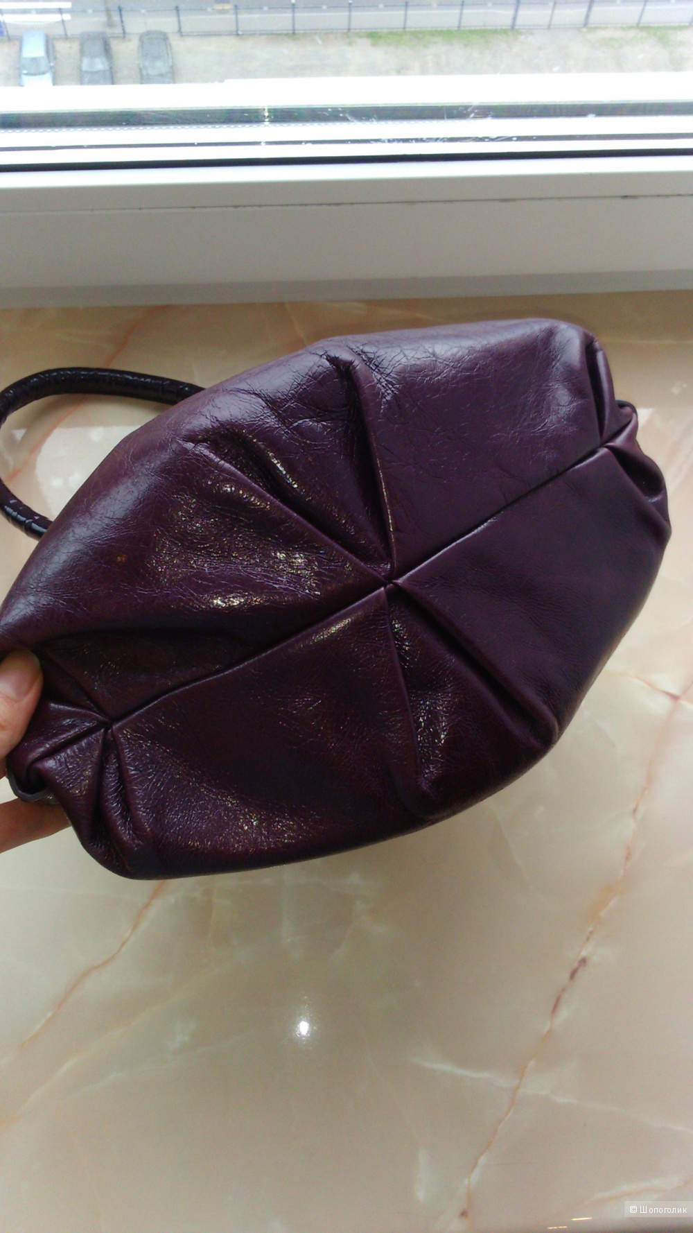 Небольшая фиолетовая сумочка из натуральной кожи