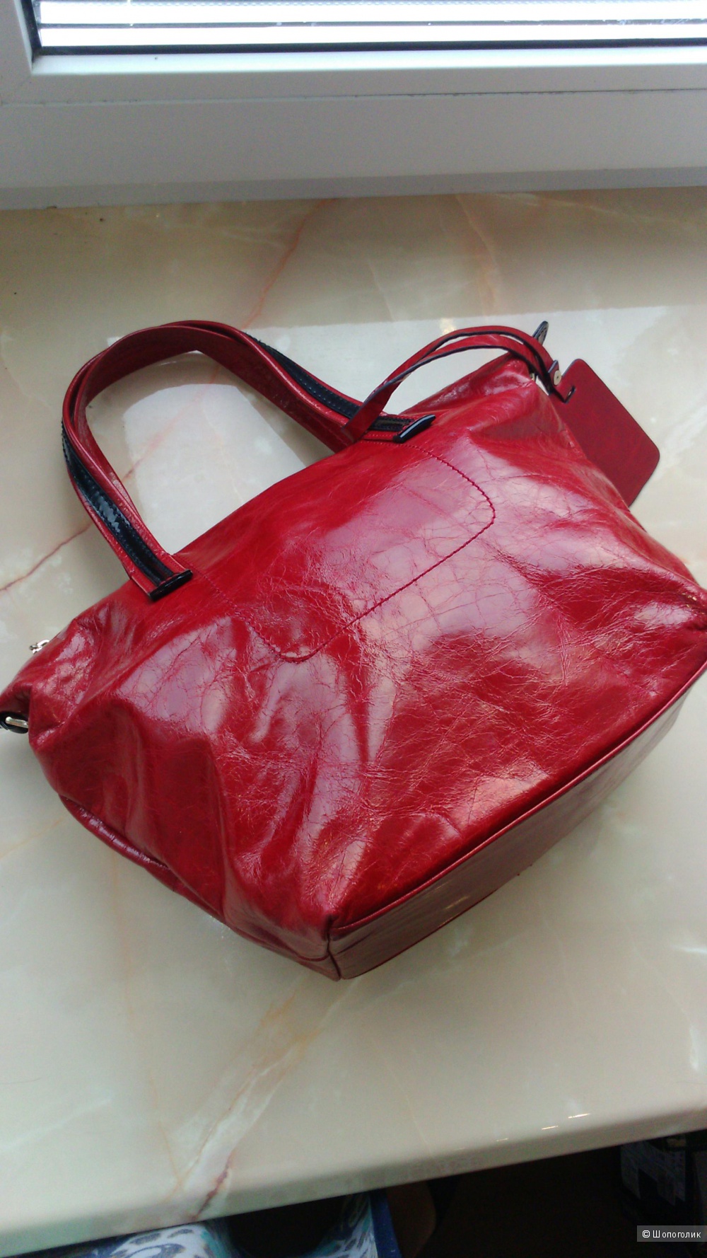 Красная сумочка из натуральной кожи