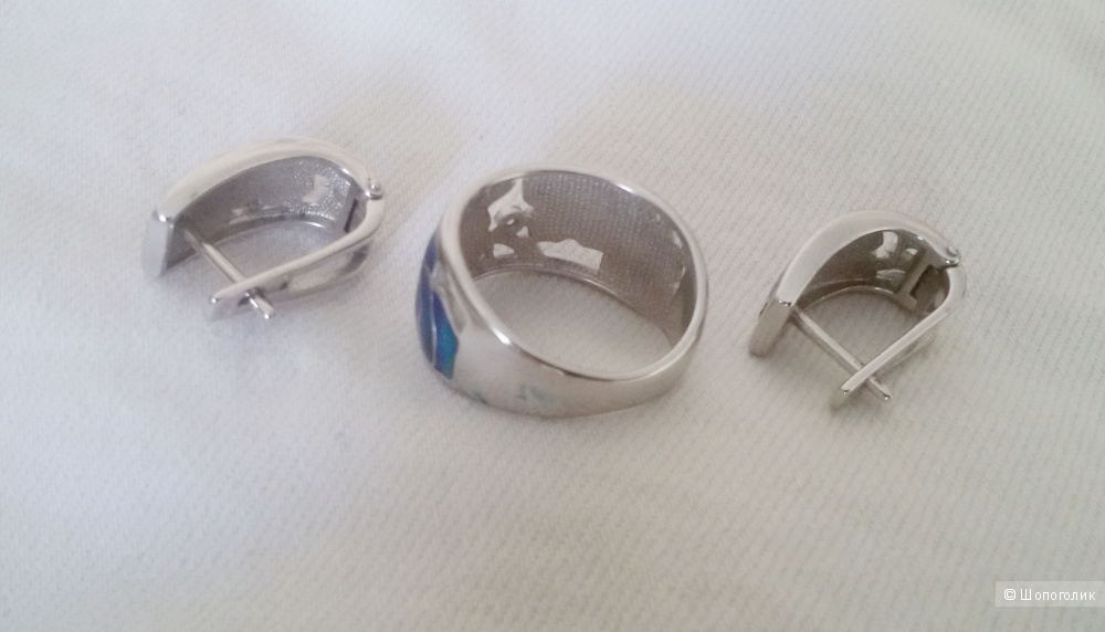 Красивый, ажурный серебряный комплект (кольцо + серьги), эмаль  SOKOLOV