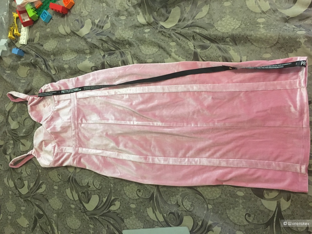 Бархатное платье с формованными чашечками PrettyLittleThing, розовый, 42/44
