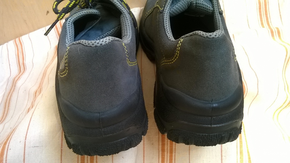 Спец.обувь ботинки защитные  пр-во Италия р.38 новые