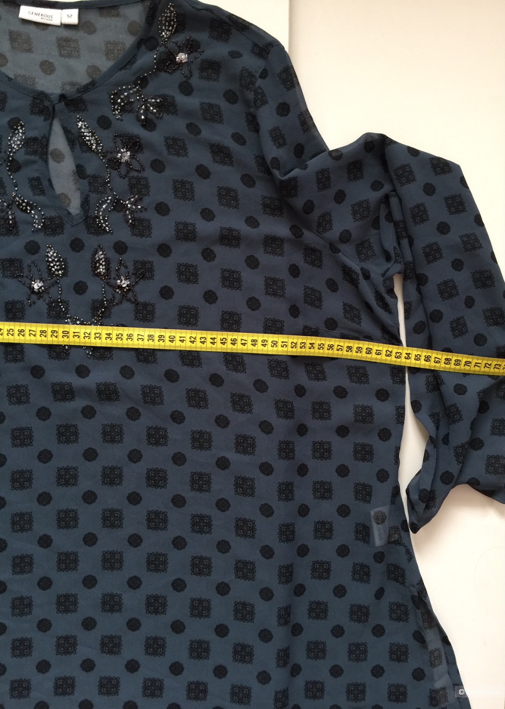 Блузка расшитая бисером марка  GENEROUS размер 52