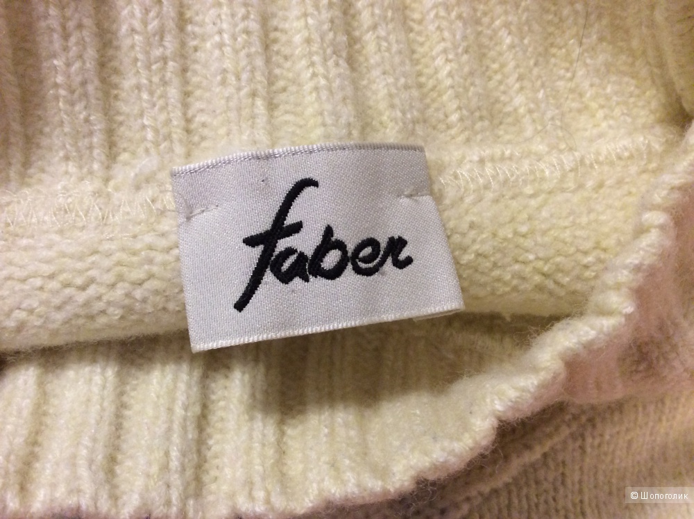 Тёплый свитер Faber на девочку или невысокую девушку ростом 145-155 см