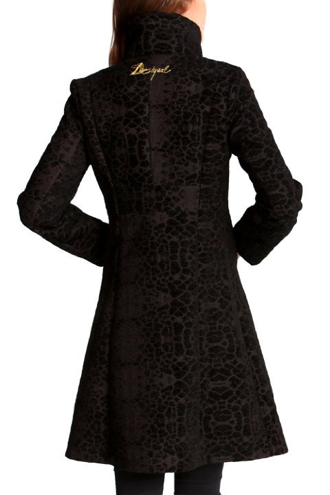 Очень женственное пальто Desigual р44