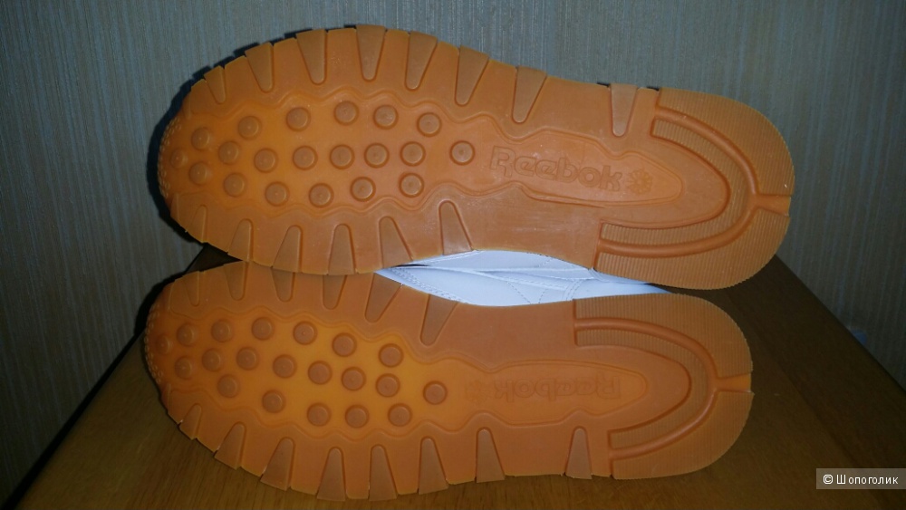 Кроссовки Reebok размер 6,5UK новые