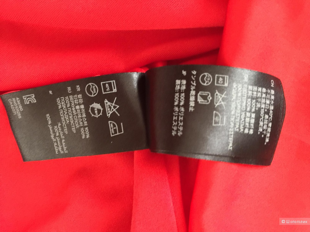 Шикарнейший Красный топ с отделкой под цветы марка H&M размер 52-54