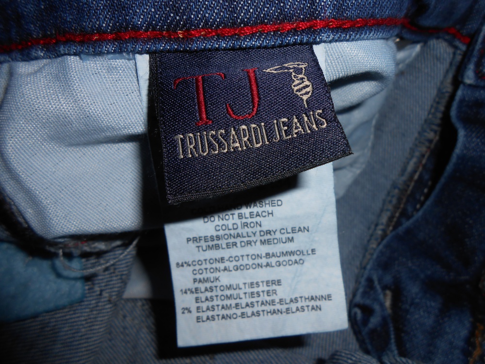 Брендовые джинсы TRUSSARDI  W 31  L 34.