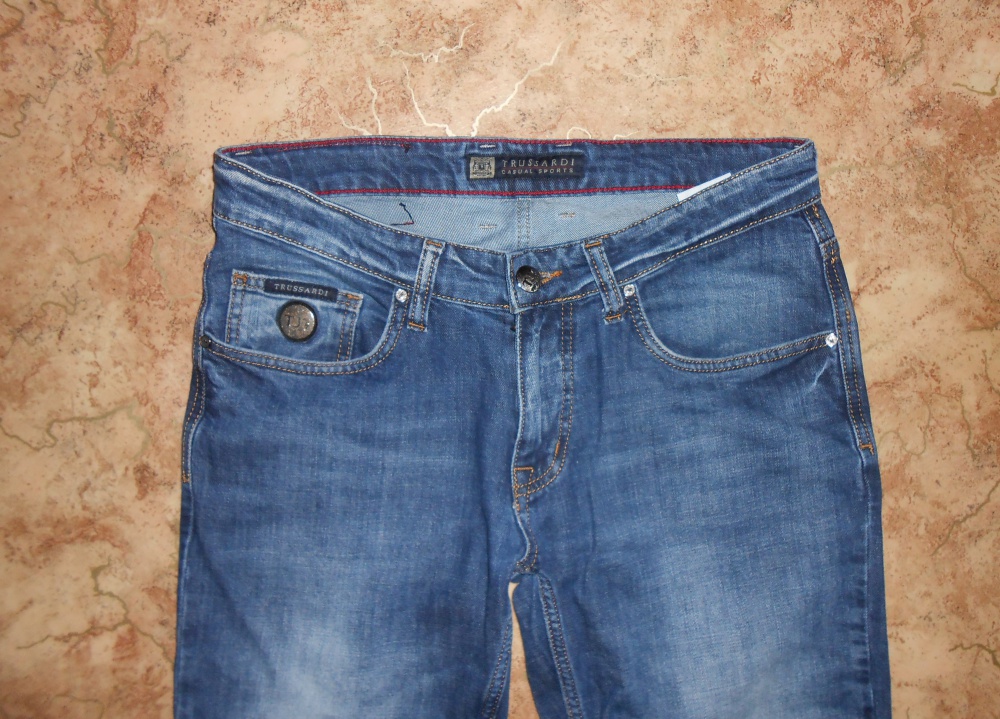 Брендовые джинсы TRUSSARDI W 31 L 34.