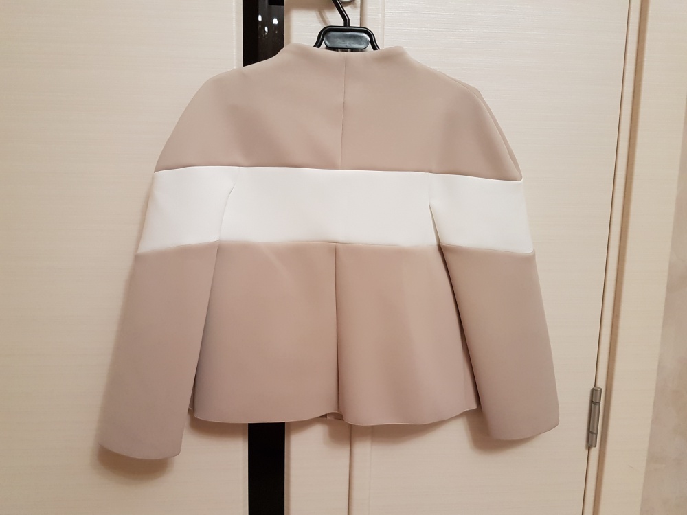 Курточка из неопрена Armani Collezioni, размер 40 it (42-44)