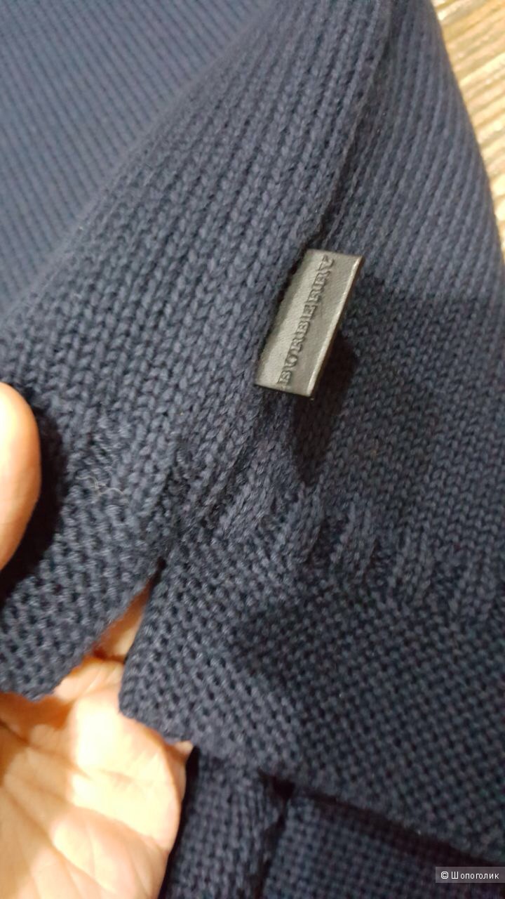 Burberry красивый свитер . Новый.Оригинал.р-ХS