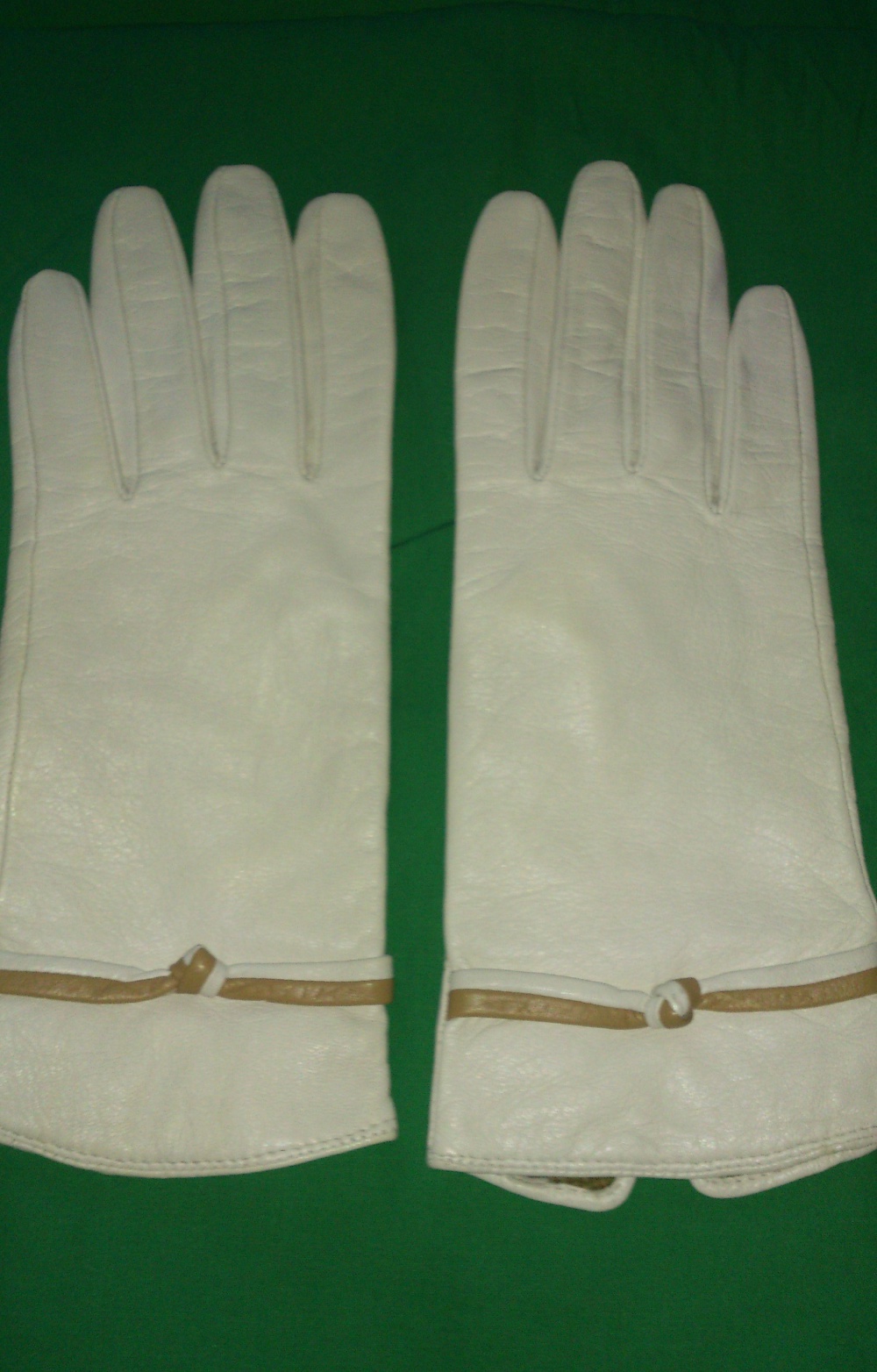 Перчатки кожаные белые, размер 7 или 71/2, Венгрия