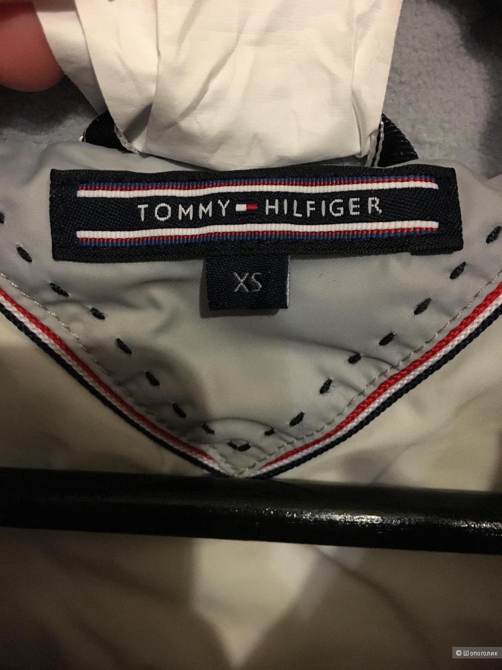 Серый пуховик Tommy Hilfiger размер XS