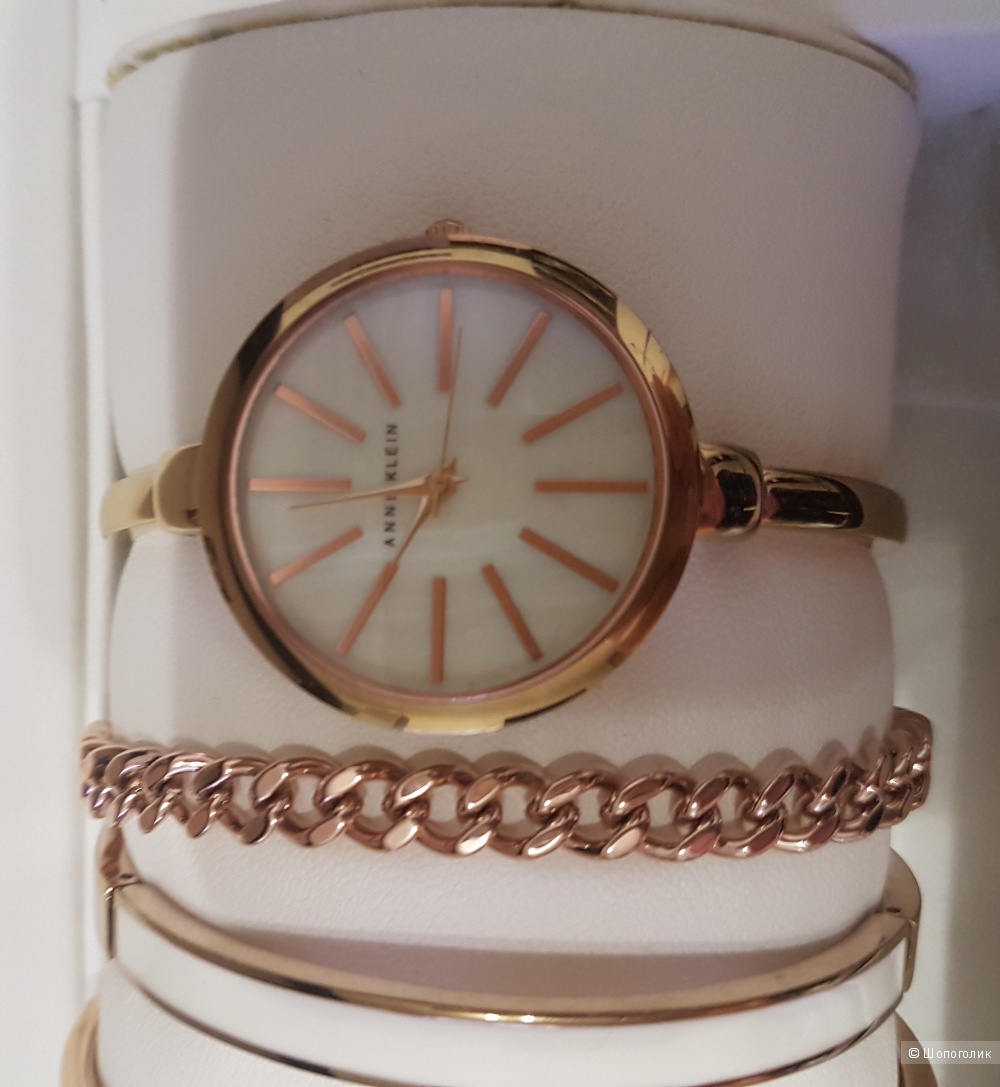 Часы в комплекте с браслетами Anne Klein